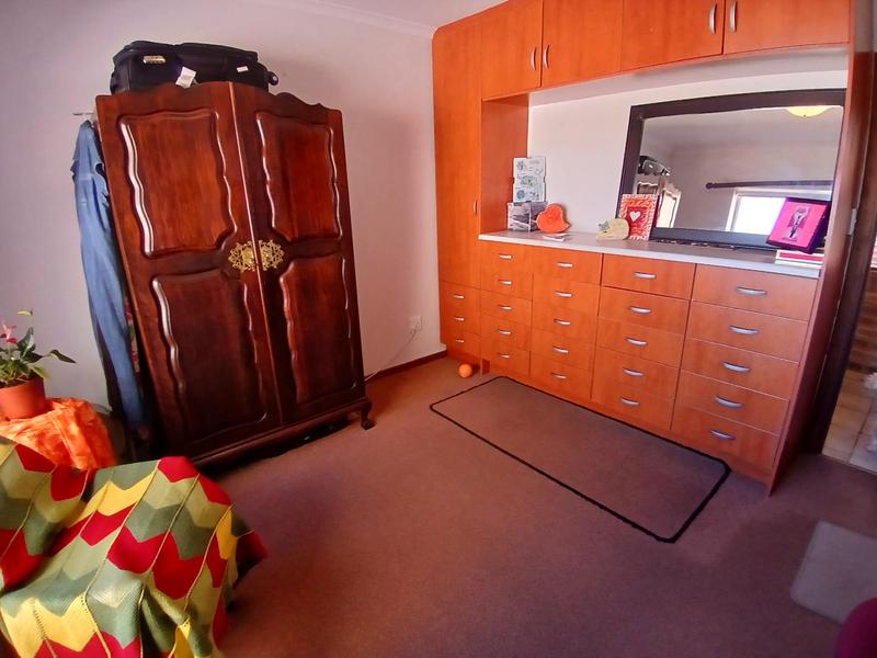 5 Bedroom Property for Sale in Stilbaai Wes Western Cape